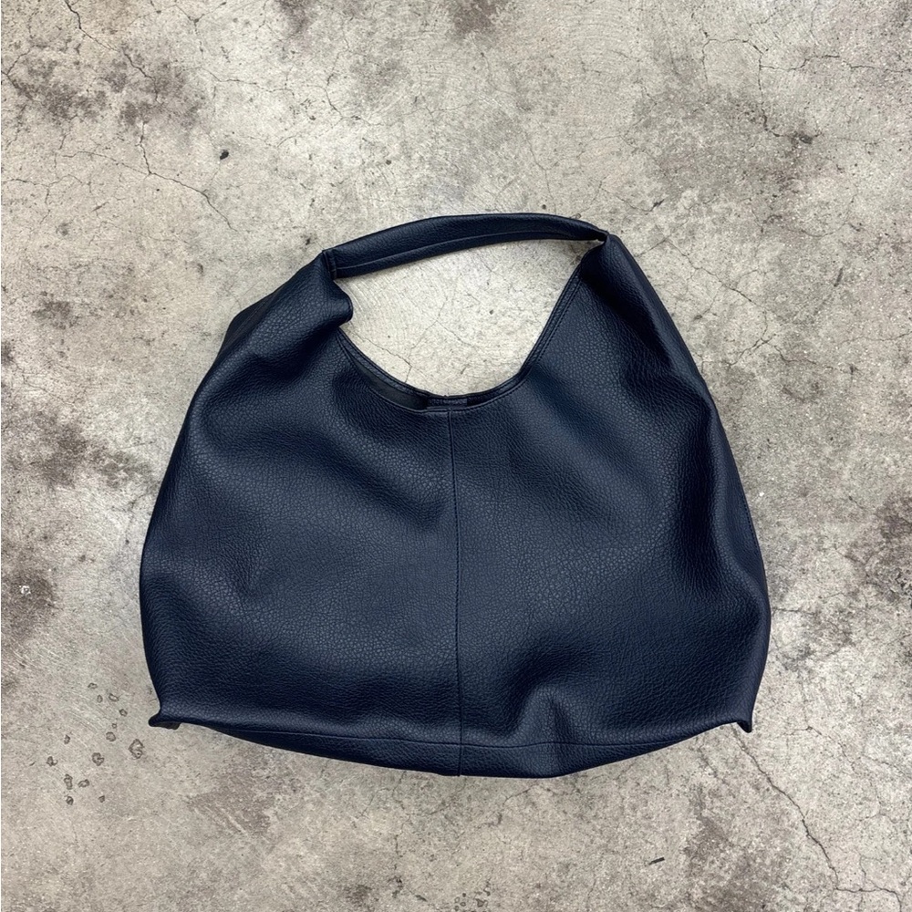 8 Other Reasons Linda Tote in Navy